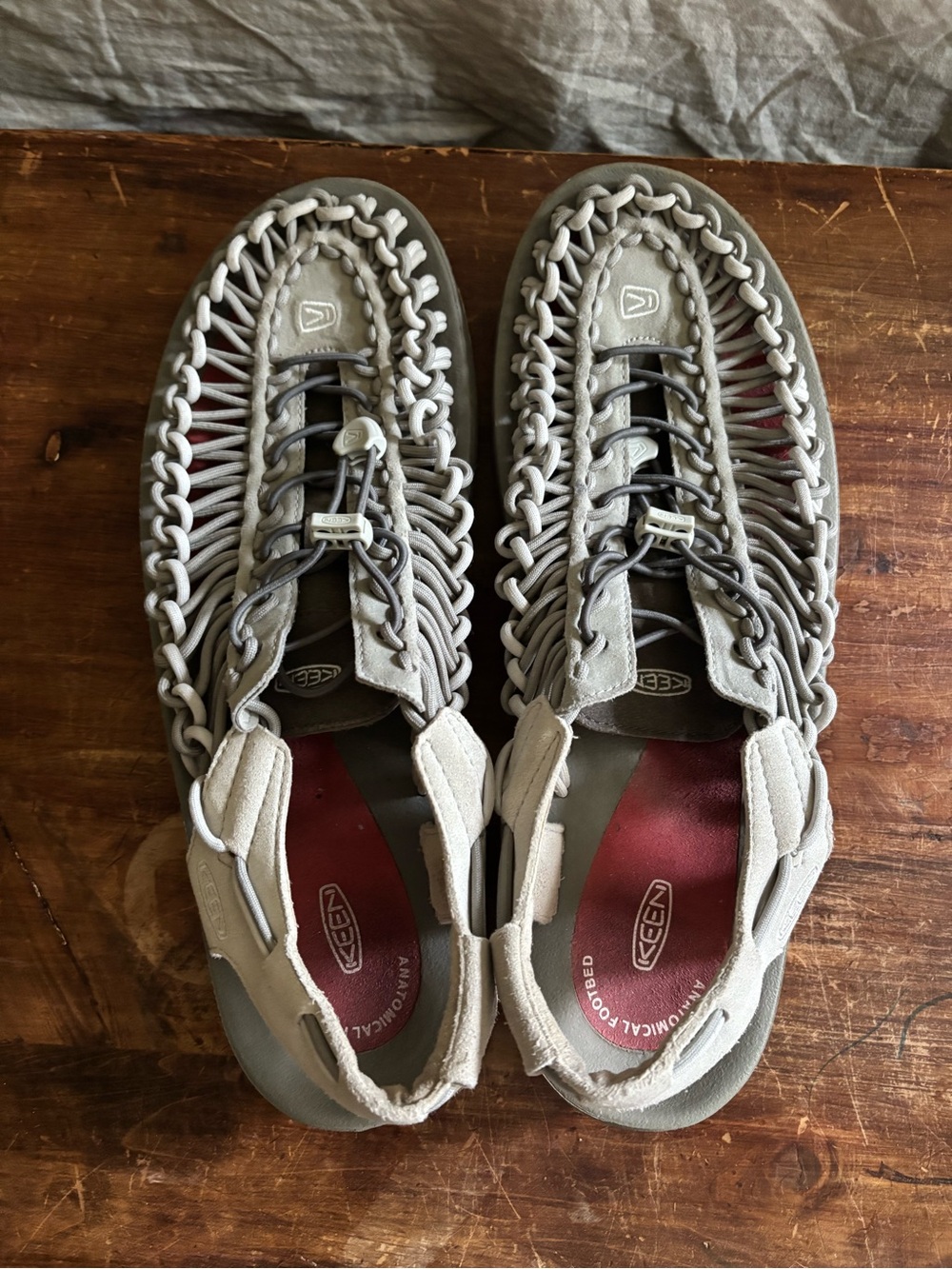 KEEN Men’s Light Gray UNEEK Casual Sandals